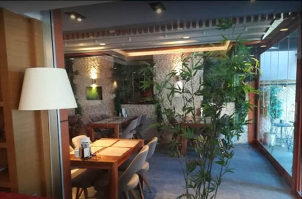 Milport Hotel Levent Istanbul Exteriör bild